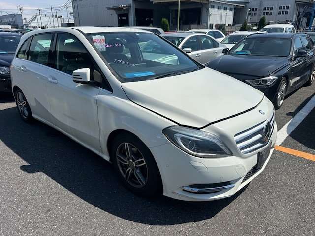 Mercedes, B Class Rear Bumper W246 Bumper Bar, W/ Chrome Highlight, Non Sport Type, 12/11 01/15