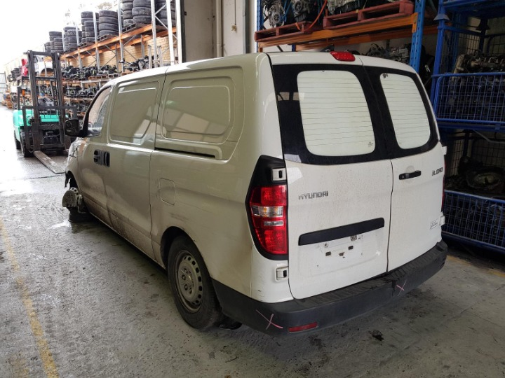 Used Hyundai, Iload Engine , Diesel, 2.5, D4Cb, Turbo, Plastic Inlet, Tq, 11/12-03/21  β image 3 - All Good Parts