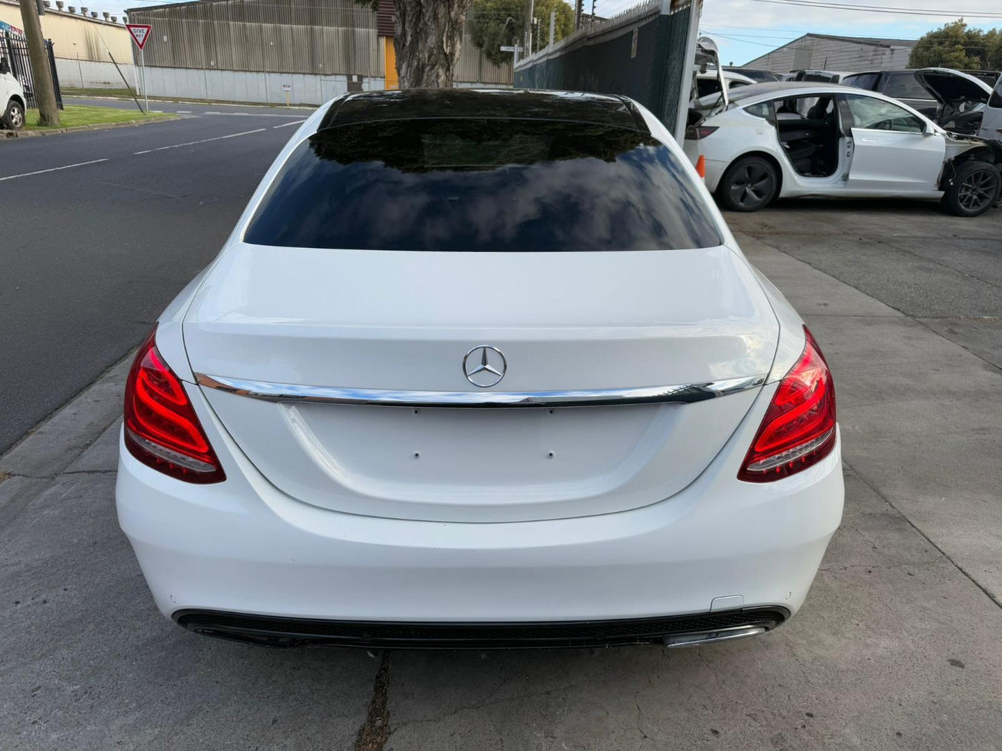 Used Mercedes, C Class Engine , Diesel, 2.1, Bi-Turbo, 651.921 Code, C250Bt/C250D – image 2 - All Good Parts