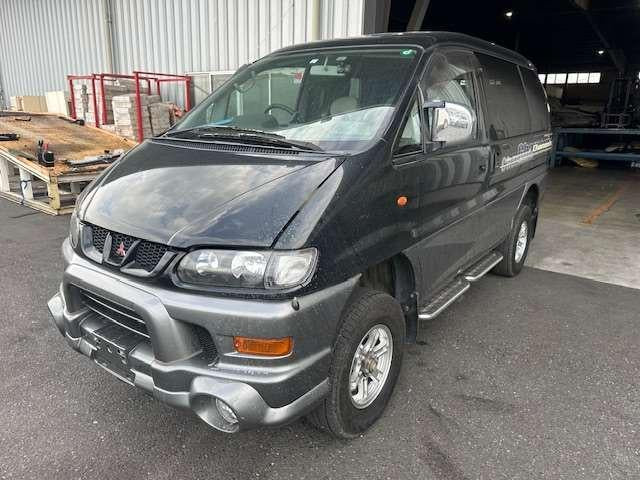 Used Mitsubishi, Delica Grille L400 Spacegear 06/97- 2000 – image 2 - All Good Parts