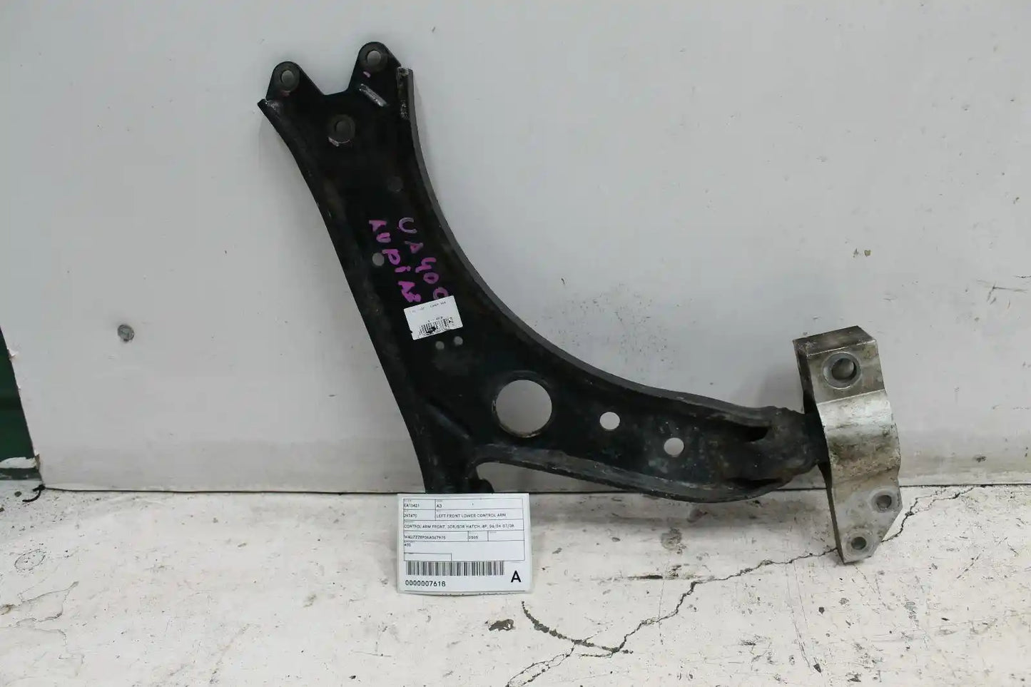 Used Audi, A3 Left Front Lower Control Arm Control Arm Front 3Dr/5Dr Hatch 8P 06/04 07/08 2005 – image 1 - All Good Parts