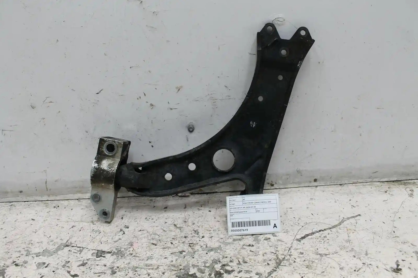 Used Audi, A3 Right Front Lower Control Arm 3Dr/5Dr Hatch 8P 06/04 07/08 2005 – image 1 - All Good Parts