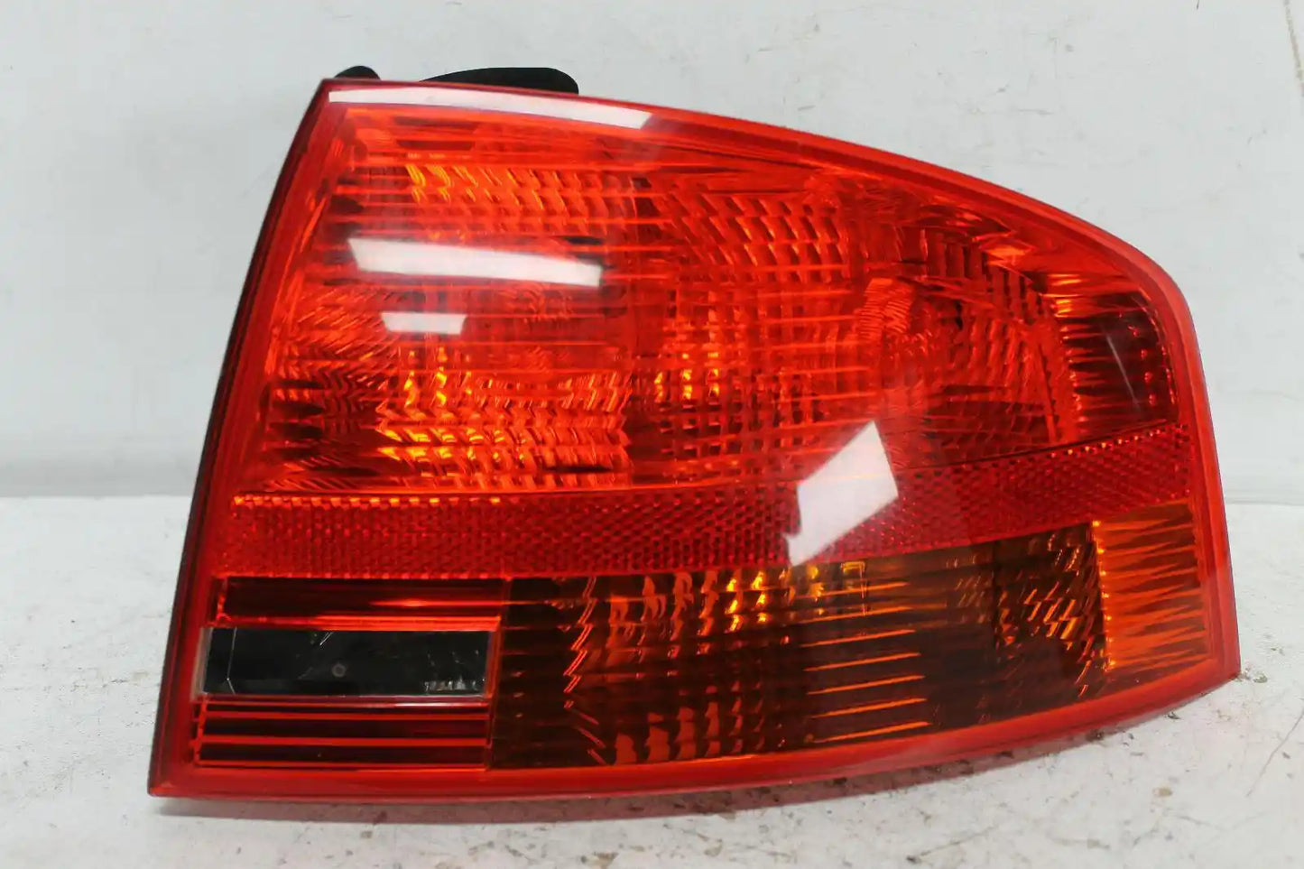 Used Audi, A4 Right Taillight B7 (A4/S4/Rs4) Sedan 08/04 06/08 2005 – main images - All Good Parts
