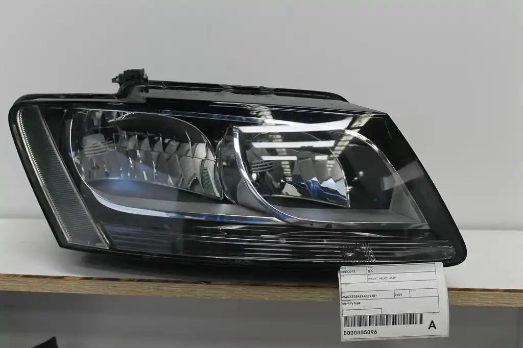 Used Audi, Q5 Right Headlamp 8R Halogen Type 03/09 10/12 2009 – image 1 - All Good Parts