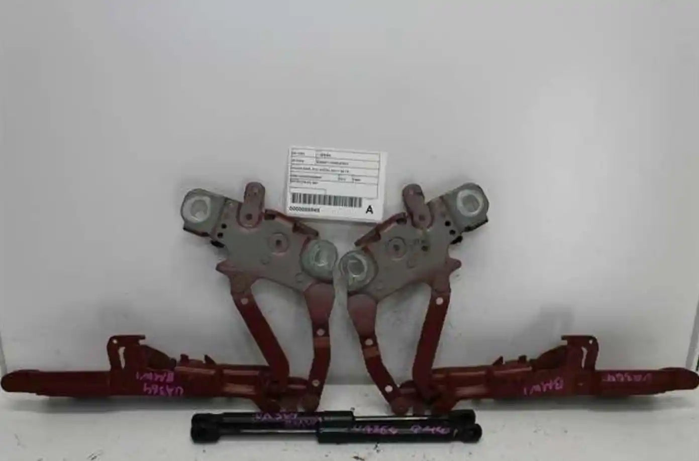 Used BMW, 1 Series Bonnet Hinge/Strut Hinges (Pair) F20 Hatch 06/11 04/19 2012 – image 1 - All Good Parts