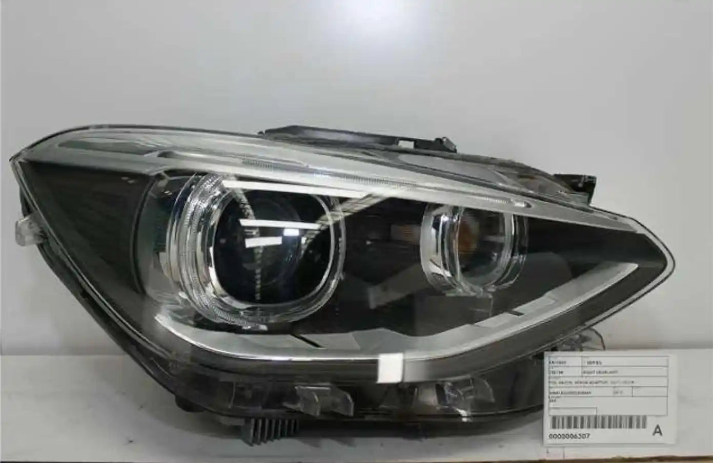 Used BMW, 1 Series Left Headlamp F20 Hatch Xenon Adaptative 06/11 02/15 2012 – image 1 - All Good Parts