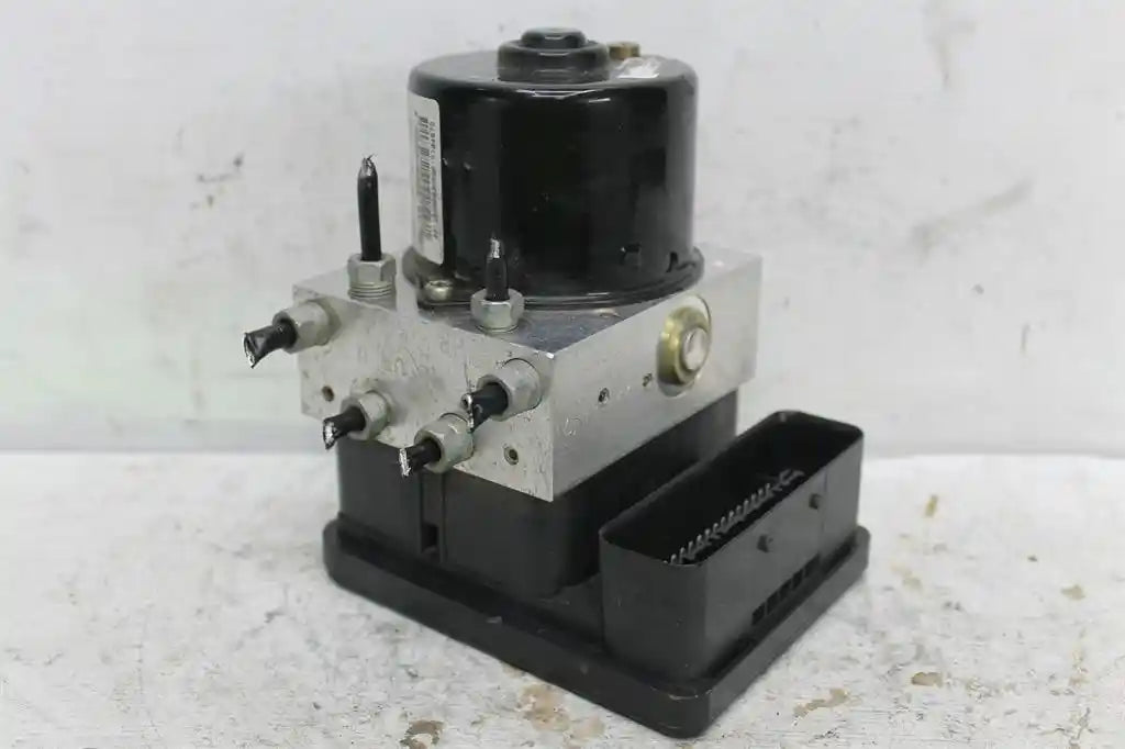 Used BMW, 3 Series Abs Pump/Modulator E90 Sedan On Motor P/N 34516771486 On Module P/N 34526771487 03/05 01/12 2005 – image 1 - All Good Parts