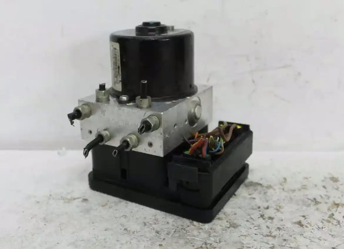 Used BMW, 3 Series Abs Pump/Modulator E90 Sedan On Motor P/N 34516787836 03/05 01/12 2008 – main images - All Good Parts