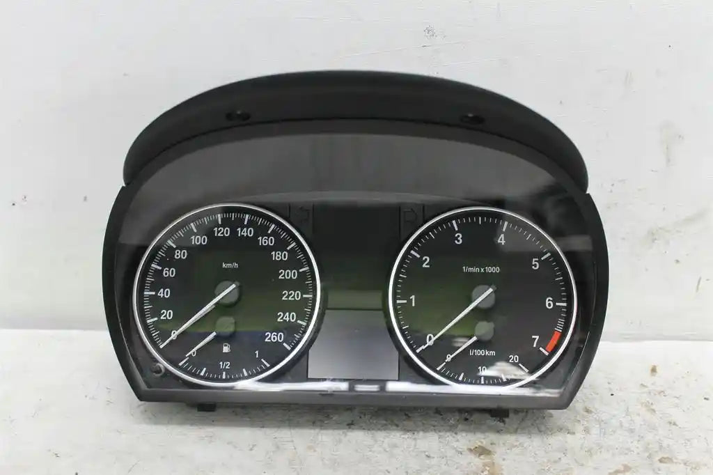 Used BMW, 3 Series Instrument Cluster Instrument Cluster E90/E91/E92/E93 Petrol 2.0 03/05 09/13 2005 – image 1 - All Good Parts