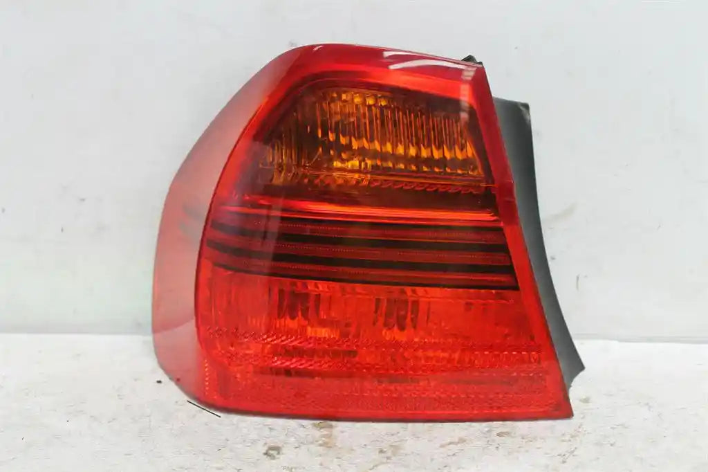 Used BMW, 3 Series Left Taillight E90 Sedan Non Led Type 03/05 10/08 2005 – image 1 - All Good Parts