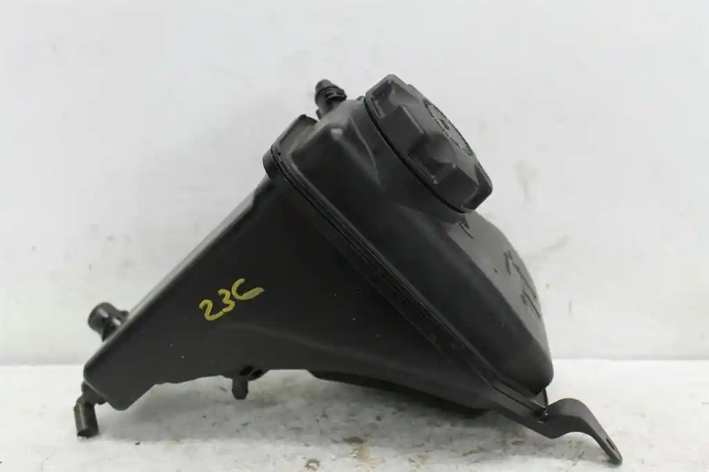 Used BMW, 3 Series Overflow Bottle E90/E91/E92/E93 2.0 N46/N46B/N46N Petrol 03/04 09/13 2005 – image 1 - All Good Parts