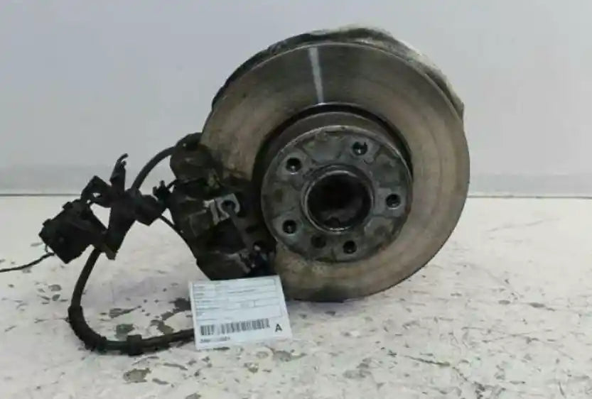 Used BMW, 3 Series Right Front Hub Assembly F30 Sedan 11/11 02/19 2013 – image 1 - All Good Parts