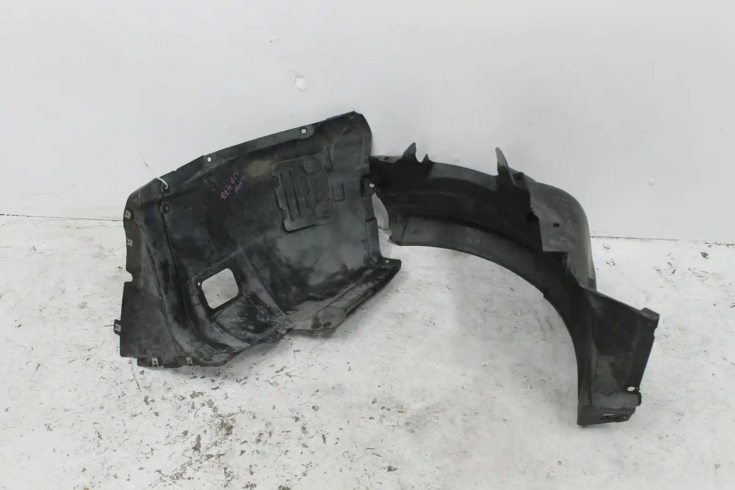 Used BMW, 3 Series Right Guard Liner E90 Sedan 03/05 08/08 2006 – main images - All Good Parts