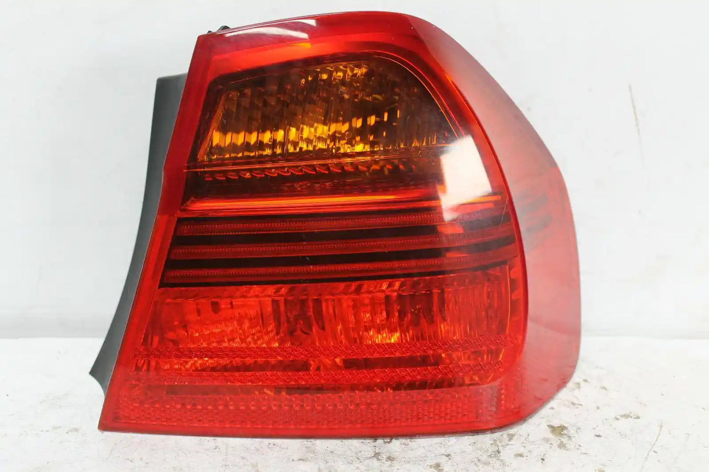 Used BMW, 3 Series Right Taillight E90 Sedan Non Led Type 03/05 10/08 2006 – main images - All Good Parts