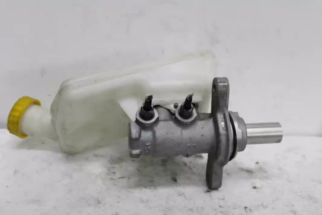 Used Citroen, DS3 Master Cylinder 09/10-12/16 1504 2014 – image 2 - All Good Parts