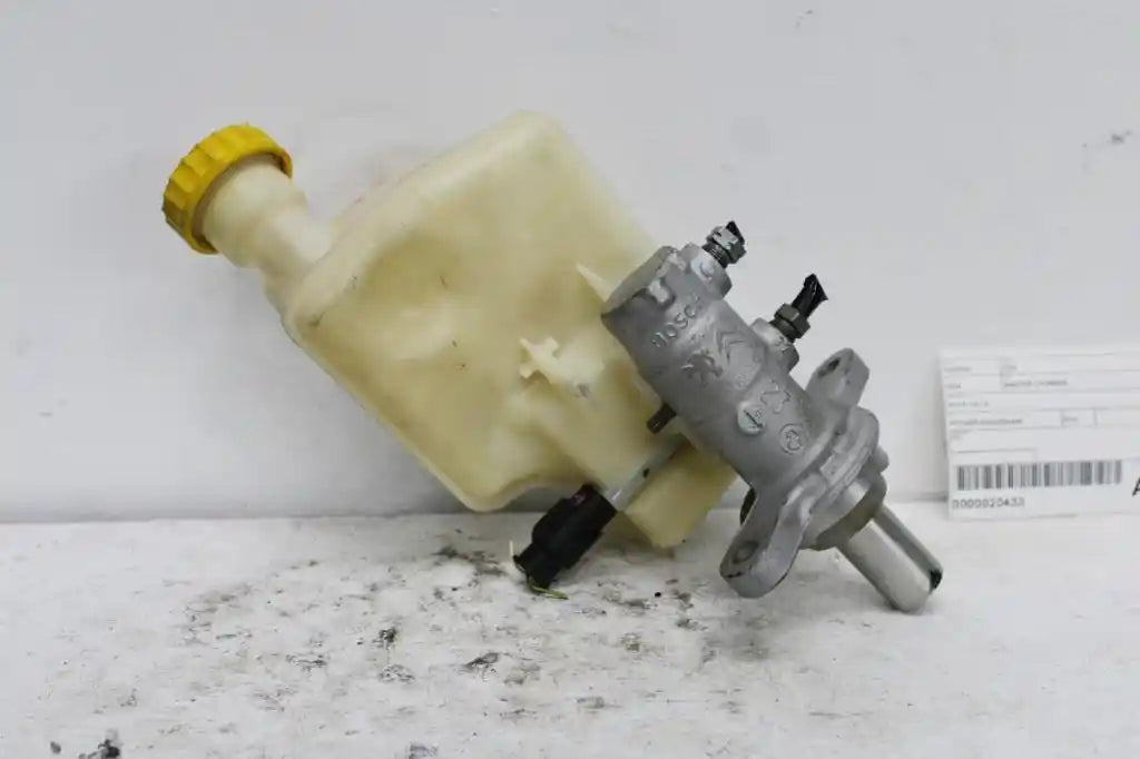Used Citroen, DS3 Master Cylinder 09/10-12/16 1504 2012 – image 2 - All Good Parts