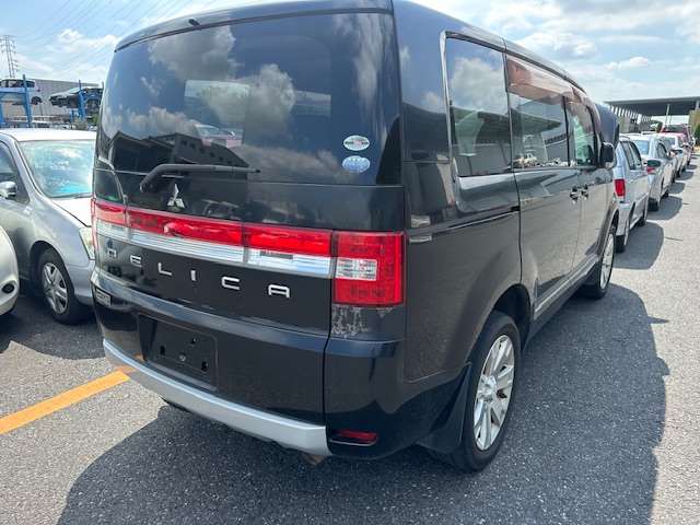 Used Mitsubishi, Delica, Rear Bumper 5Th Gen 07- (Import) 2007 – image 3 - All Good Parts
