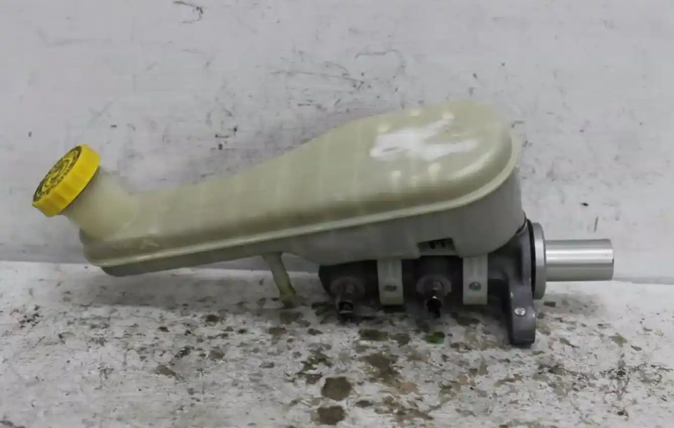 Used Dodge, Journey Master Cylinder Jc Petrol 3.6 05/08 12/16 2014 – image 1 - All Good Parts