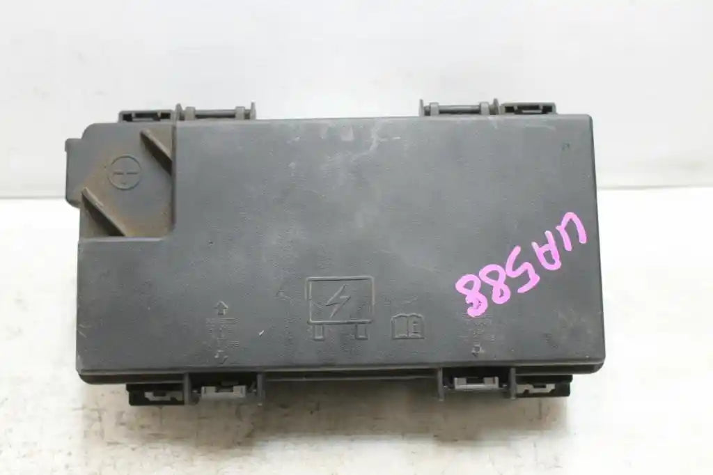Used Dodge, Nitro Fuse Box, Petrol, 3.7, Ka, 06/07-12/11 J54888 2011 – main images - All Good Parts