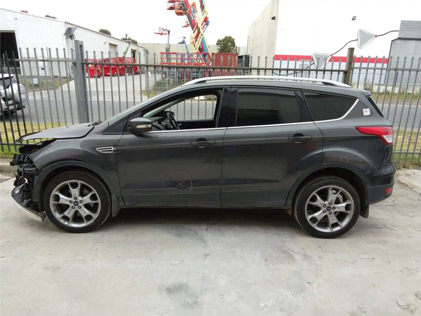 Used Ford Kuga 2015 – image 3 - All Good Parts