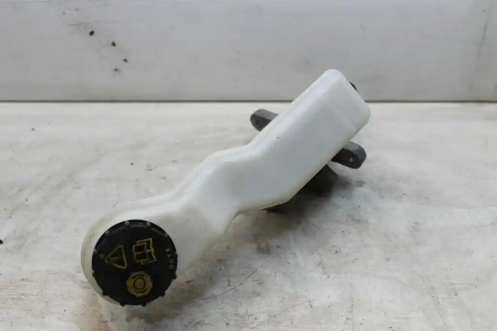Used Ford, Fiesta Master Cylinder Vin Mn Ws Wt 10/08 08/13 2010 – main images - All Good Parts