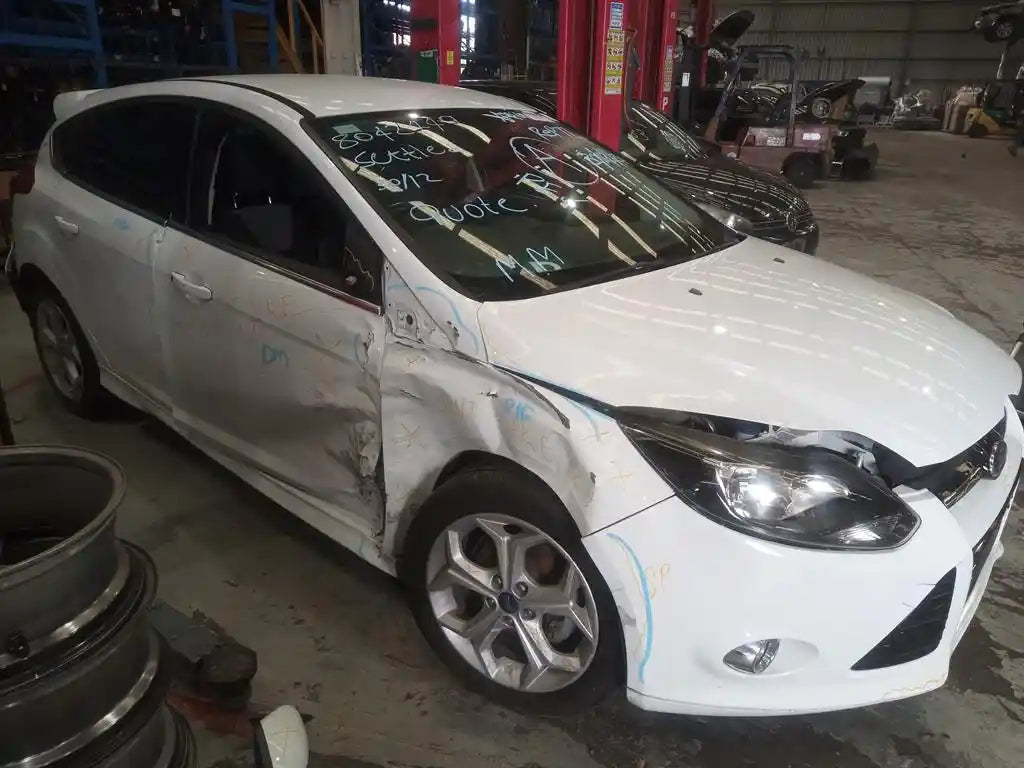 Used Ford, Focus Grille Radiator Grille, Lw, Titanium, 05/11-08/15 J1816 2013 – image 3 - All Good Parts