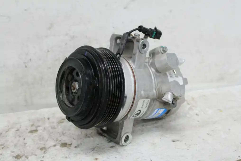 Used GWM, Cannon Ute A/C Compressor Npw Diesel 2.0 Turbo Gw4D20M 09/20 2022 – image 1 - All Good Parts