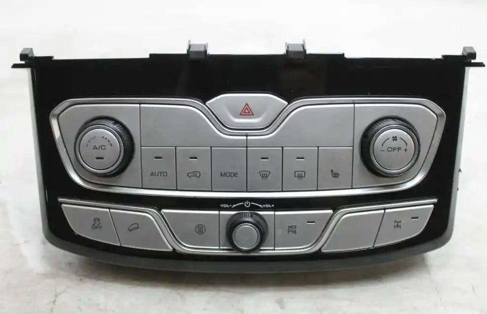Used GWM, Cannon Ute Heater/Ac Controls Npw L Non Diamond Stitch W/ Parking Camera Button Type 09/20 2022 – image 1 - All Good Parts