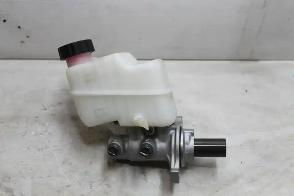 Used GWM, Cannon Ute Master Cylinder Npw 09/20 2022 – image 1 - All Good Parts
