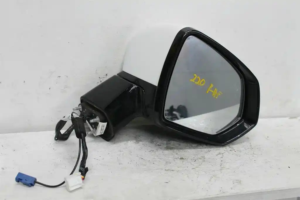 Used Haval, H6 Right Door Mirror B01 Electric Fold Non Heated Type Colour Coded 02/21 2022 – image 1 - All Good Parts