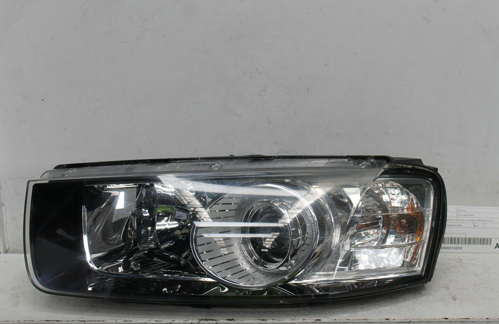 Used Holden, Captiva Left Headlamp Cg Captiva 7 (4Th Vin = C) Black Surround 01/11 09/15 2013 – image 1 - All Good Parts