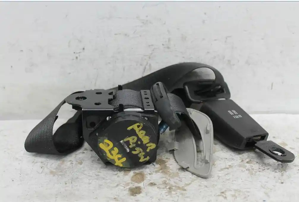 Used Holden, Captiva Seat Belt Rh Rear 2Nd Row Assy (Belt And Stalk) 7 Seat Type Cg 01/11 06/18 2013 – image 1 - All Good Parts