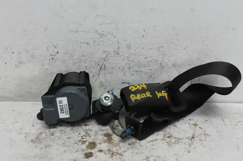 Used Holden, Captiva Seat Belt Lh Rear 2Nd Row Assy (Belt And Stalk) 7 Seat Type Cg 01/11 06/18 2013 – image 1 - All Good Parts