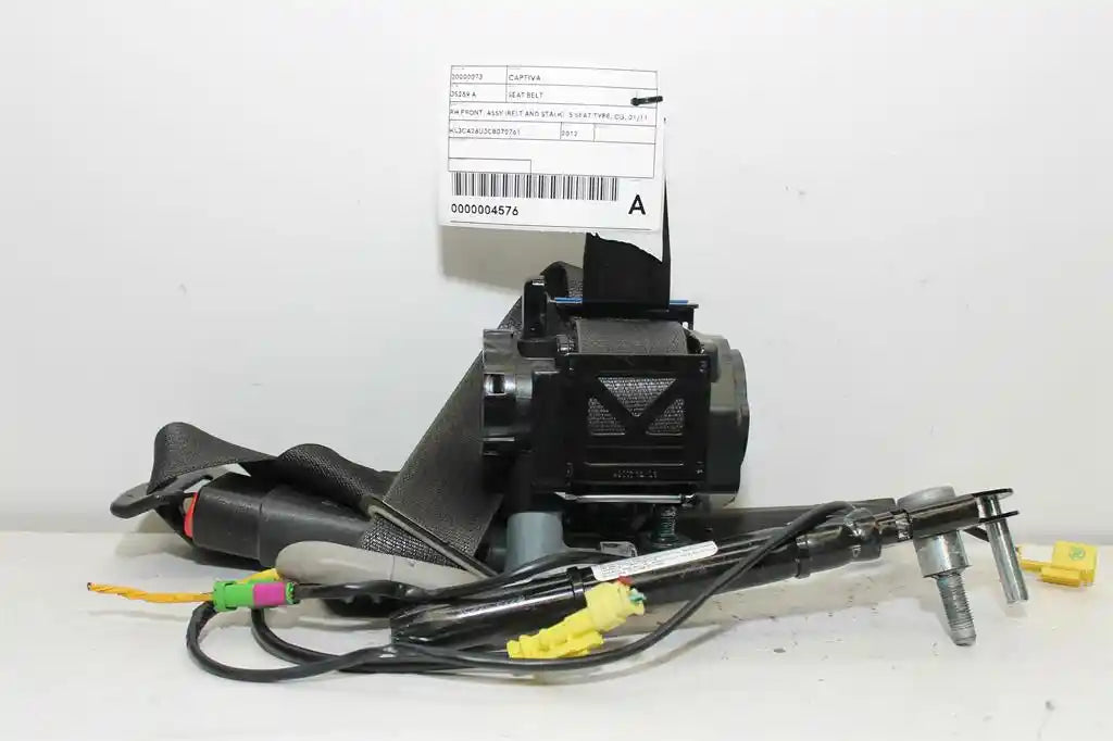 Used Holden, Captiva Seat Belt Rh Front Assy (Belt And Stalk) 5 Seat Type Cg 01/11 06/18 2012 – image 1 - All Good Parts