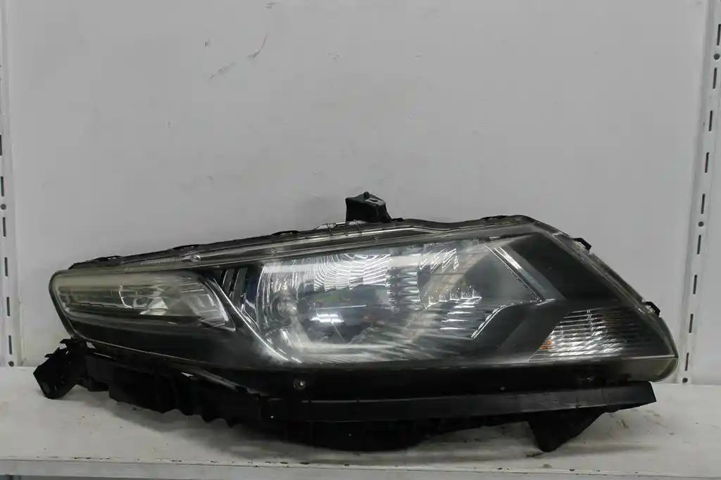 Used Honda, City Right Headlamp Gm 01/09 12/13 2011 – image 1 - All Good Parts