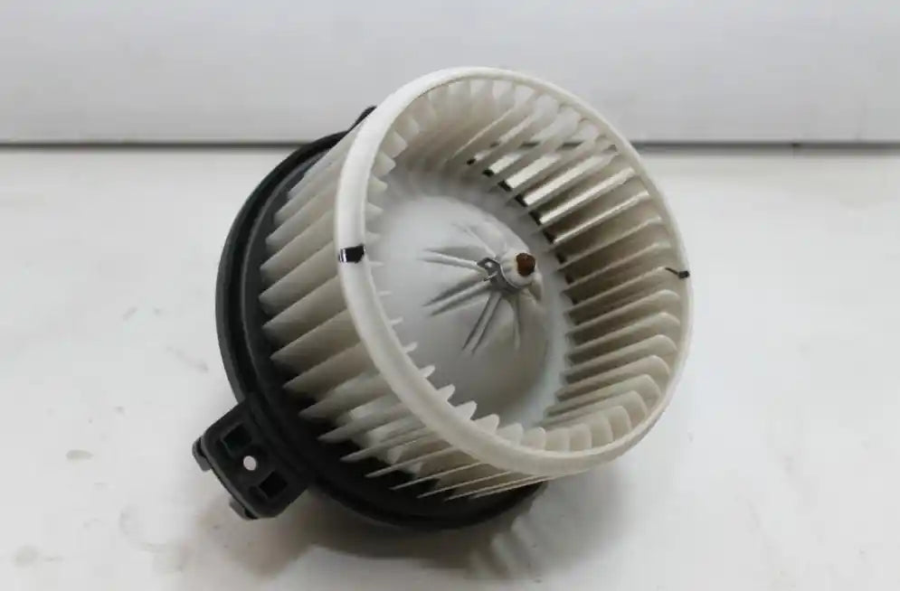 Used Hyundai, Accent Heater Fan Motor Rb Blower Motor Bosch P/N F00S3B2464 05/11 12/19 2017 – image 1 - All Good Parts