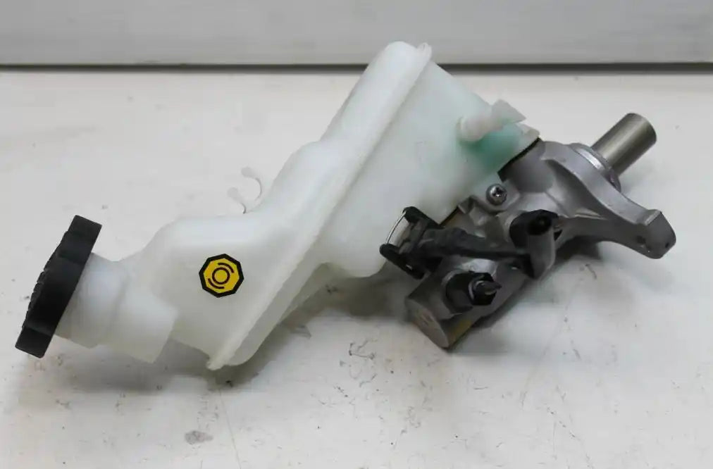 Used Hyundai, Accent Master Cylinder Rb 05/11 12/19 2017 – image 1 - All Good Parts