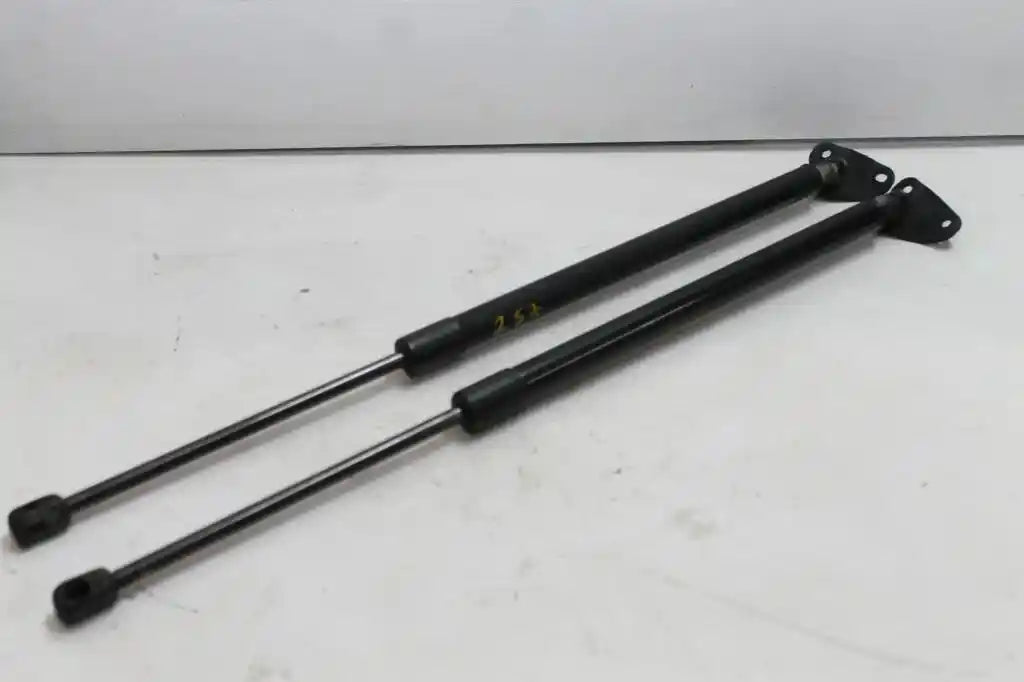 Used Hyundai, Iload/Imax Hatch Strut Tailgate Strut (Pair) Tq 11/07 03/21 2011 – image 1 - All Good Parts
