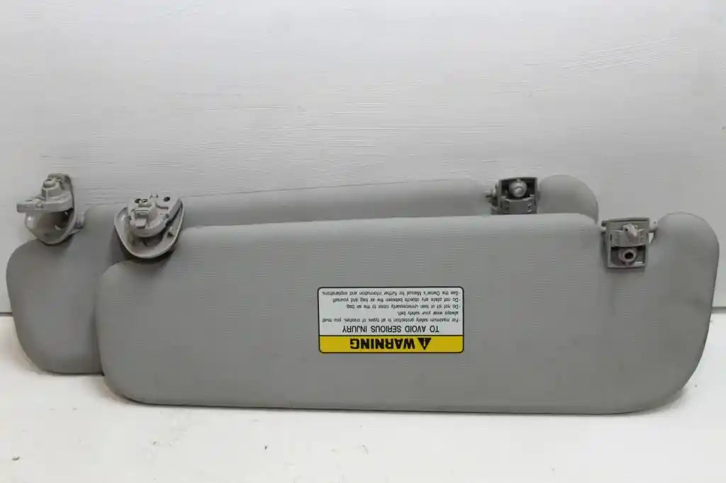Used Hyundai, Iload/Imax Sun Visor Tq Pair Non Mirror Type Iload Van 11/07 03/21 2011 – image 1 - All Good Parts