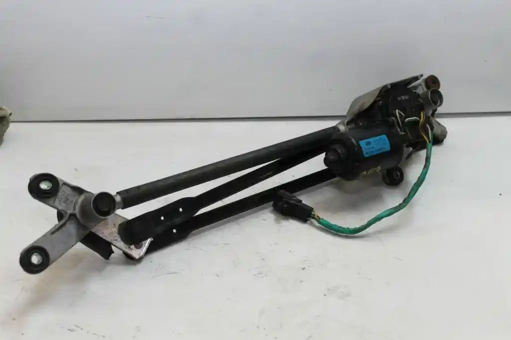 Used Hyundai, Iload/Imax Wiper Motor Tq Front 11/07 03/21 2011 – image 1 - All Good Parts