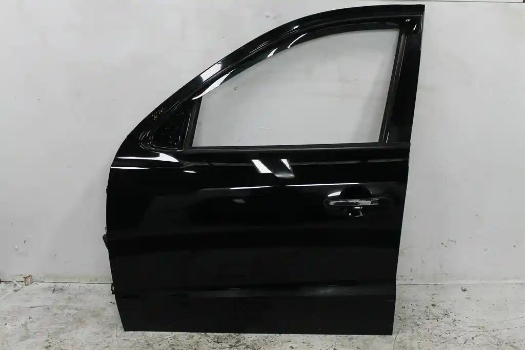 Used Hyundai, Santa Fe Left Front Door Cm Non Mould Type 09/09 06/12 2010 – image 1 - All Good Parts