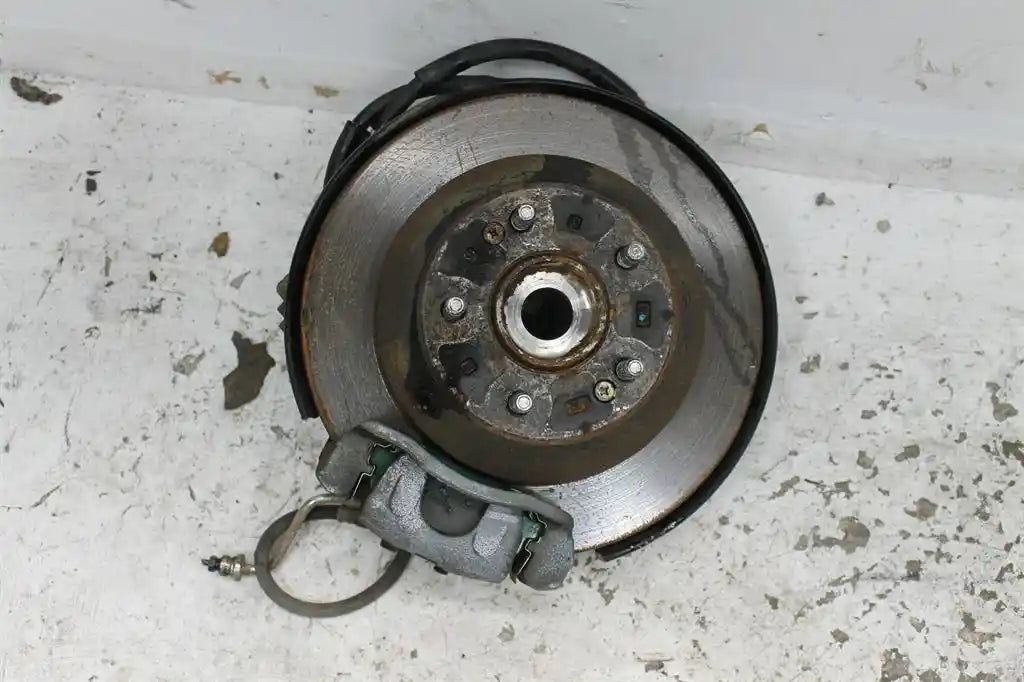 Used Hyundai, Santa Fe Left Rear Hub Assembly Awd Diesel 2.2 Cm 04/06 06/12 2010 – image 1 - All Good Parts