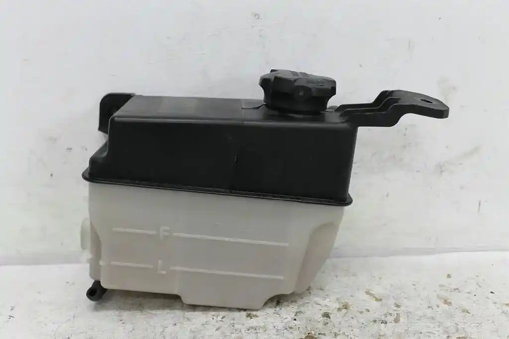Used Hyundai, Santa Fe Overflow Bottle Cm 09/09 06/12 2010 – image 1 - All Good Parts