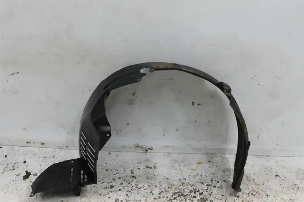 Used Hyundai, Santa Fe Right Guard Liner Cm Front 09/09 06/12 2010 – image 1 - All Good Parts