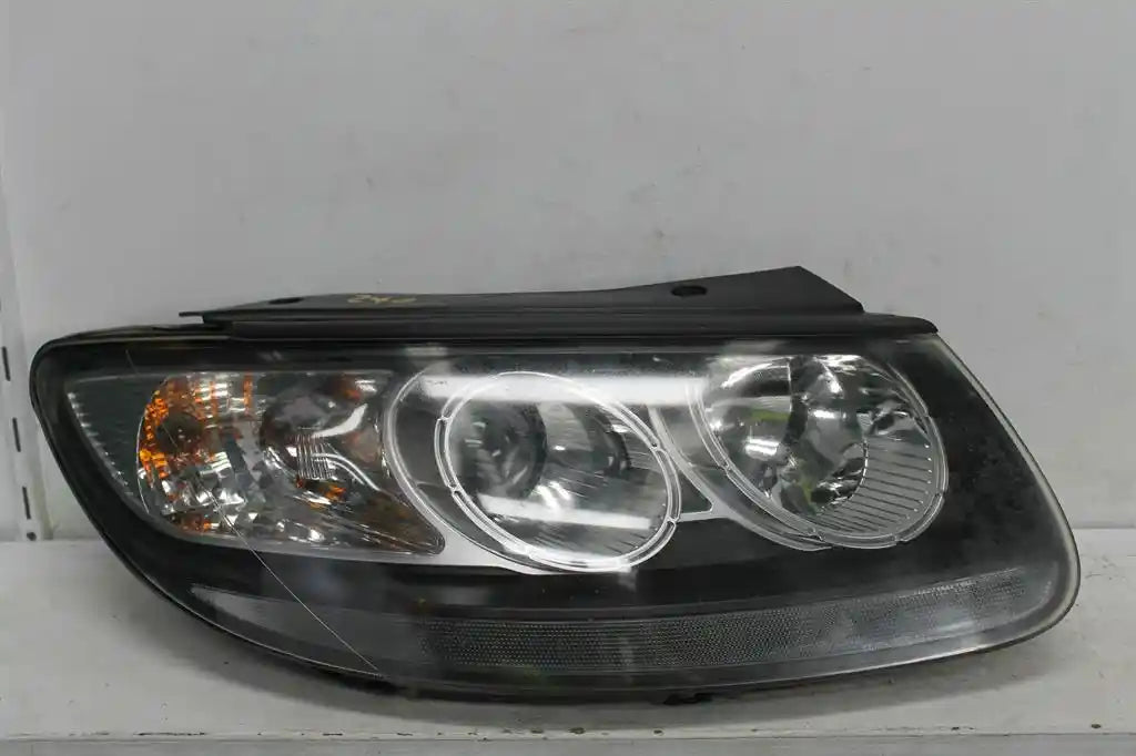 Used Hyundai, Santa Fe Right Headlamp Cm Non Motor Type 11/05 06/12 2010 – image 1 - All Good Parts
