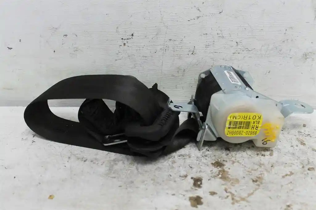 Used Hyundai, Santa Fe Seat Belt Rh Rear 2Nd Row Assy (Belt And Stalk) Black Cm 04/08 06/12 2010 – image 1 - All Good Parts