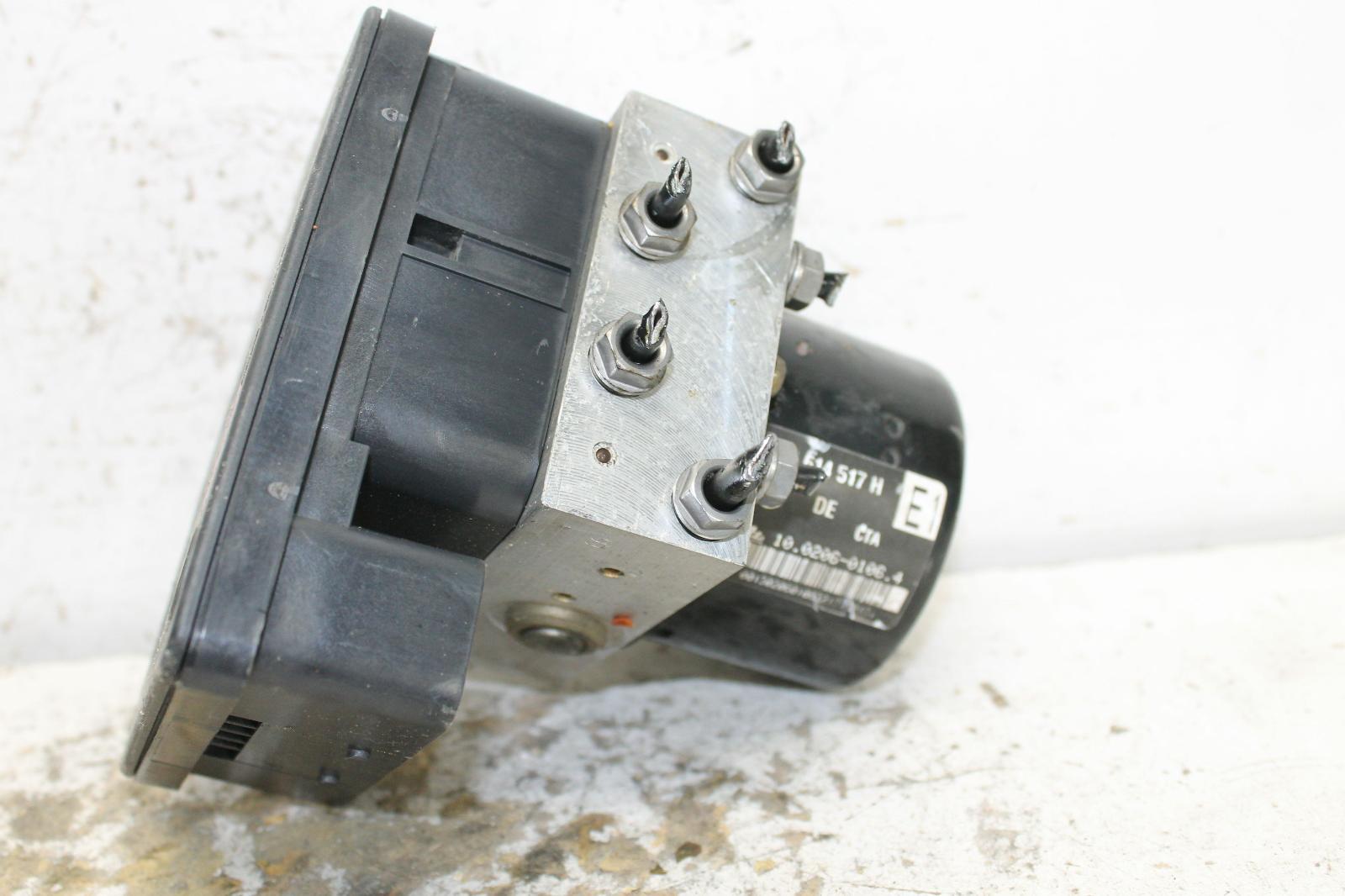 Used Audi, A3 Abs Pump/Modulator 8P Motor P/N 1K0614517H Module P/N 1K0907379K 06/04 04/13 2004 – main images - All Good Parts
