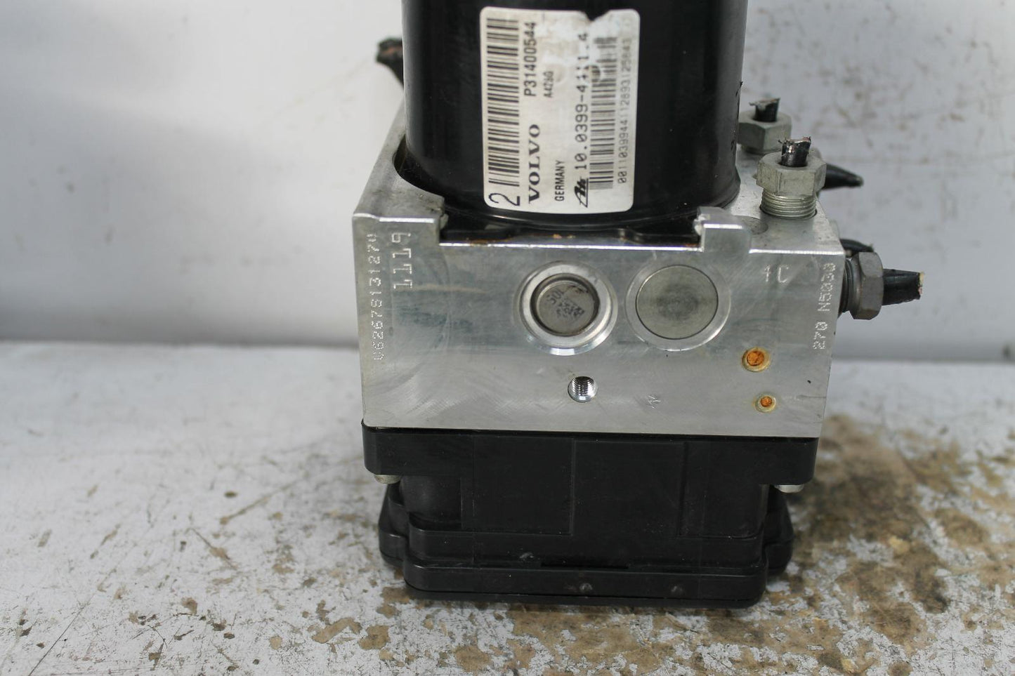 Used Volvo, S60/V60 Abs Pump/Modulator Mk2 12/10 12/18 2014 – image 2 - All Good Parts
