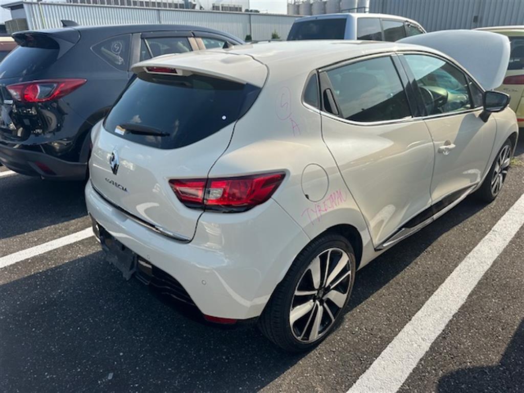 Used Renault, Clio Right Guard Liner X98 09/13 10/19 2016 – image 4 - All Good Parts