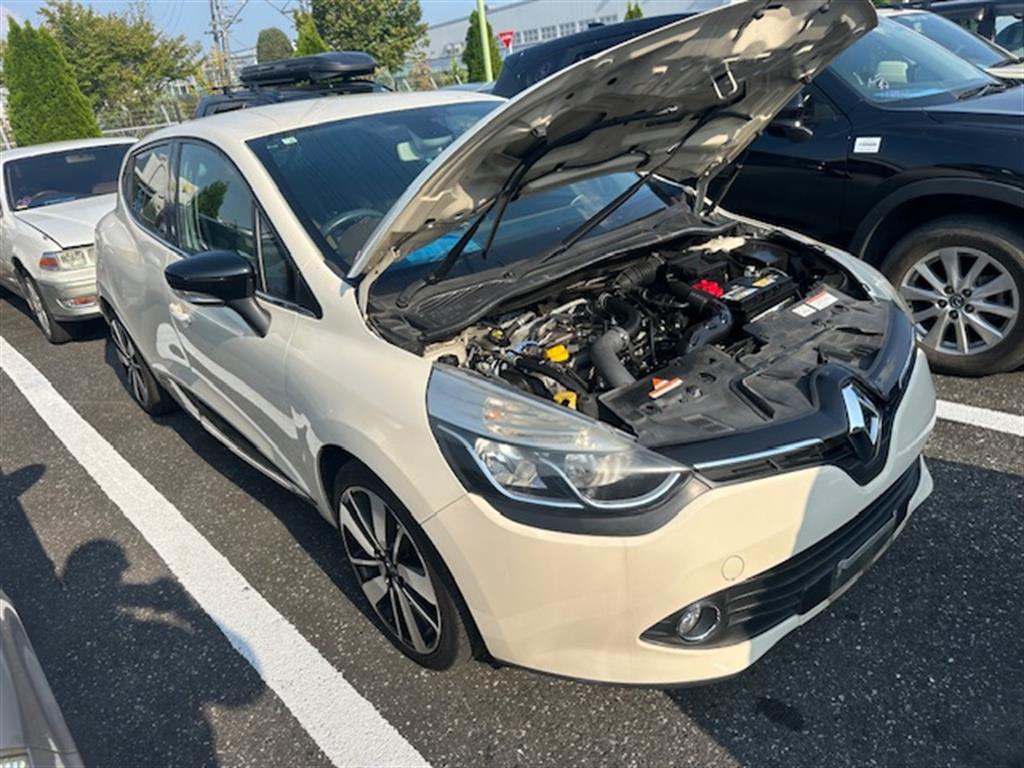 Used Renault, Clio Right Guard Liner X98 09/13 10/19 2016 – image 2 - All Good Parts